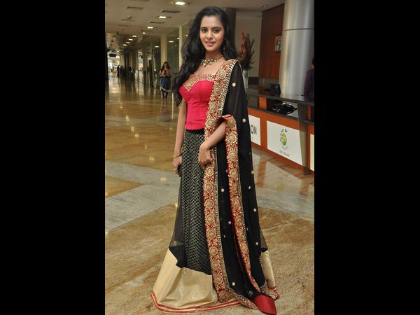 ఫ్యాషన్లో సందడి చేసిన టాలీవుడ్ తారలు ఫ్యాషన్లో సందడి చేసిన టాలీవుడ్ తారలు