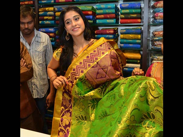 Actress Regina inaugurates Lucky Shopping mall at Visakhapatnam
