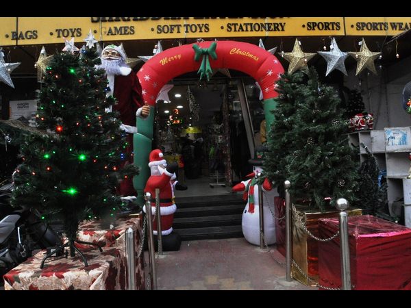  ఊపందుకున్న షాపింగ్ కాంప్లెక్స్‌ల హడావుడి