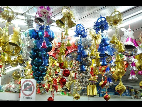  ఊపందుకున్న షాపింగ్ కాంప్లెక్స్‌ల హడావుడి