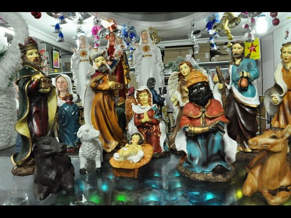 ఊపందుకున్న షాపింగ్ కాంప్లెక్స్‌ల హడావుడి