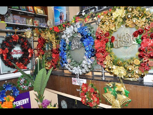 ఊపందుకున్న షాపింగ్ కాంప్లెక్స్‌ల హడావుడి