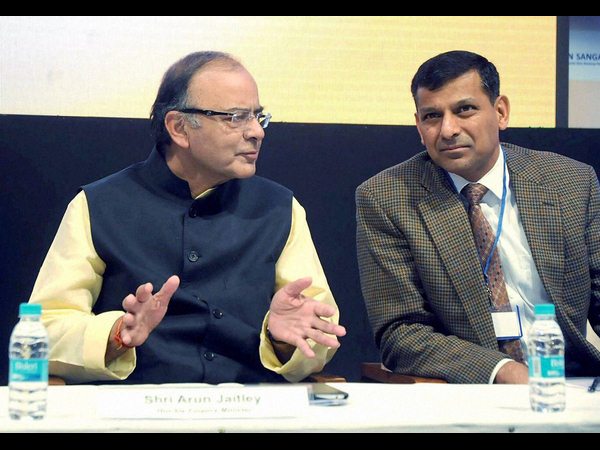  బ్యాంకర్లకు ప్రధాని మోడీ హితవు