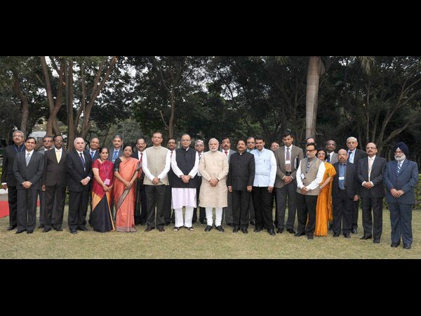 బ్యాంకర్లకు ప్రధాని మోడీ హితవు