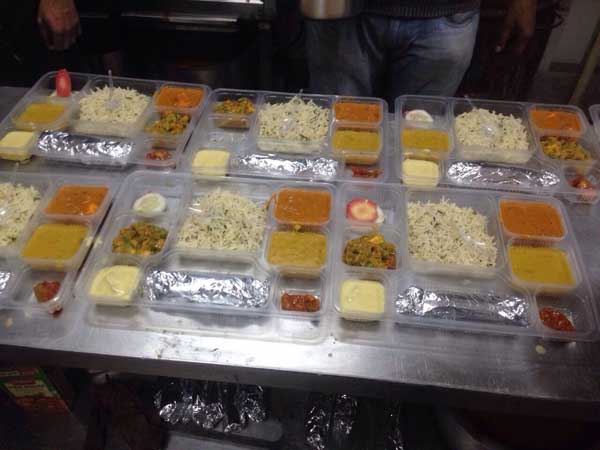 రైలులో కెఎఫ్‌సి భోజనం