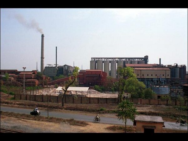 వేదాంతలో 4,000 మందికి ఉద్వాసన వేదాంతలో 4,000 మందికి ఉద్వాసన