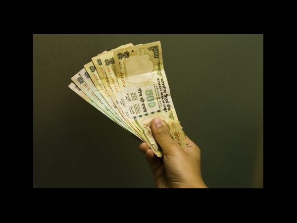  అధికారులకు భారీగా వాల్‌మార్ట్ లంచాల ఎర!