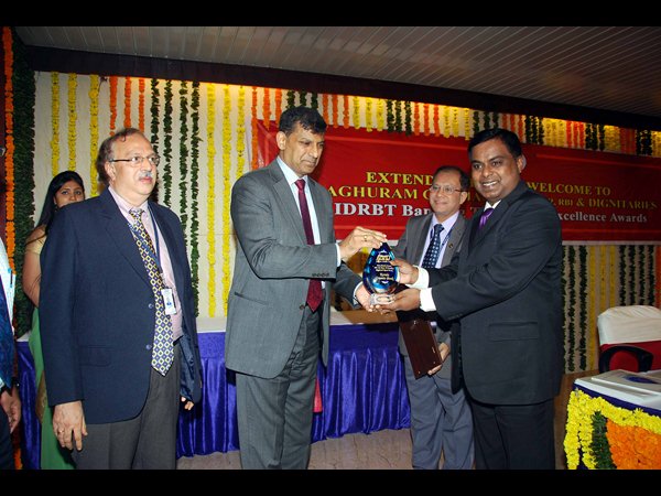 ఆన్‌లైన్ కొనుగోళ్లకు రుణాలు: ఆర్‌బీఐ గవర్నర్ రాజన్