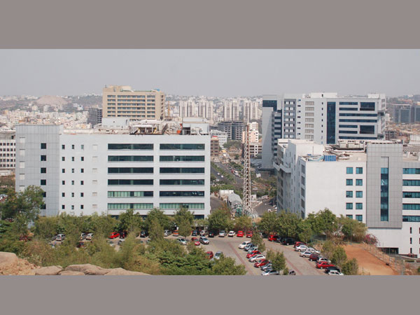 6వ స్థానం: ఊపందుకున్న హైదరాబాద్ రియల్టీ 