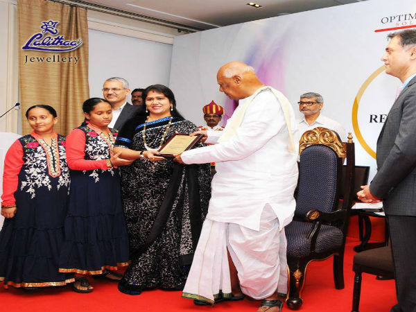 9. అక్క‌డ అలా... ఇక్క‌డ ఇలా...