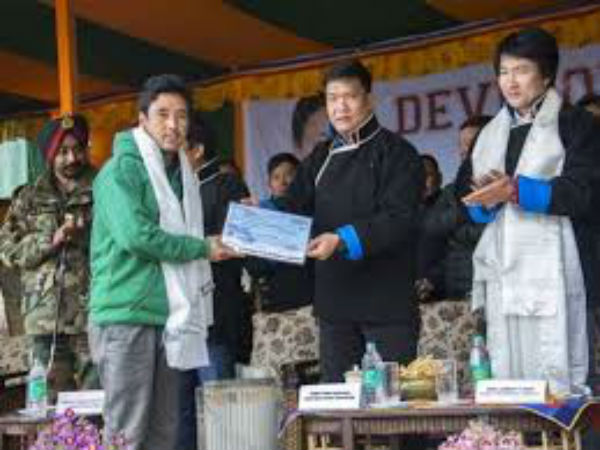 నక్క తోక తొక్కిన అరుణాచల్ ప్రదేశ్ లోని బొంజా గ్రామం