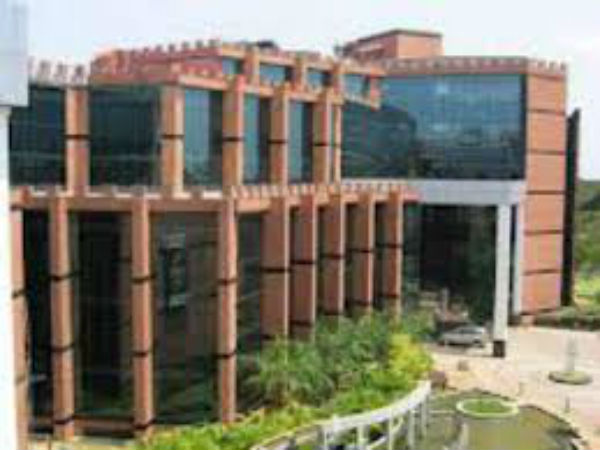 10. కలకత్తా విశ్వవిద్యాలయం