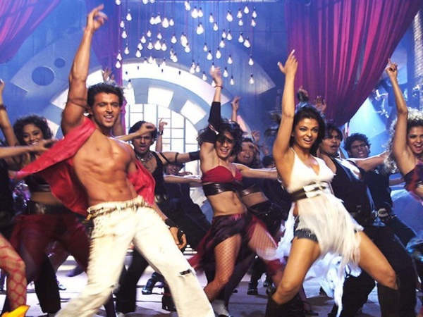 8.స్టేజ్ ప్రదర్శన: