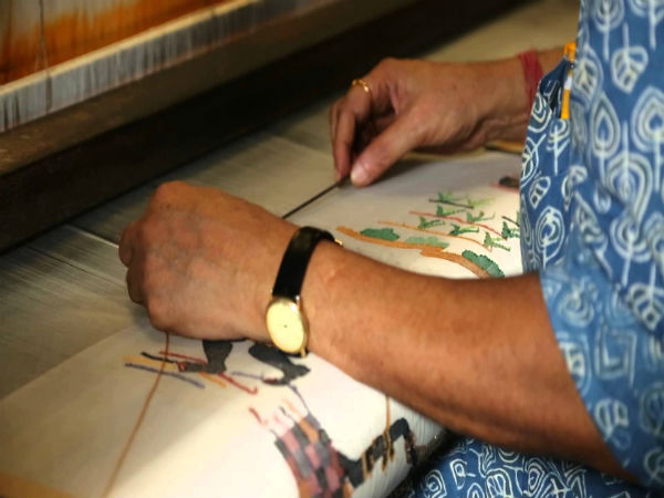 చేనేత కార్మికులకు: