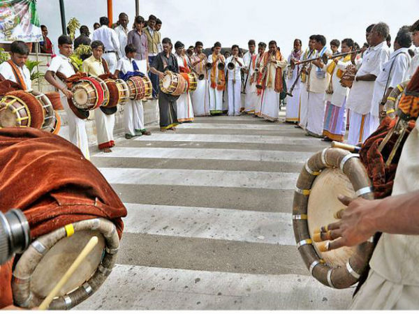 నాయి బ్రాహ్మణులకు: