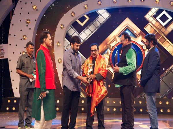 బ్రహ్మానందం అవార్డ్స్ :