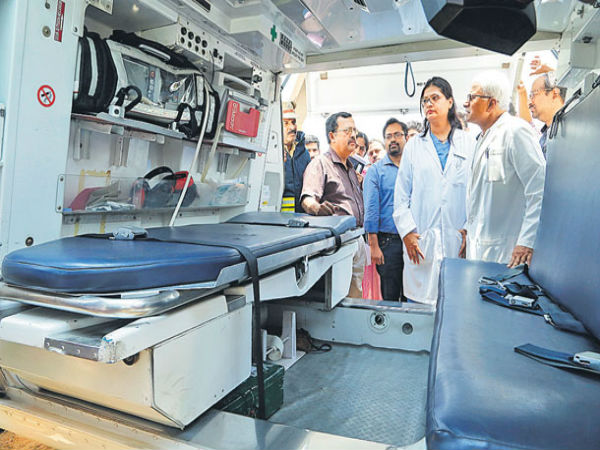 దేశం లో మొట్టమొదటి హెలికాప్టర్ అంబులెన్సు తెలుగు రాష్ట్రం లో ప్రారంభించారు?