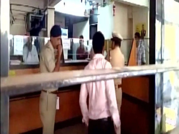 తీగ లాగితే డొంకంతా