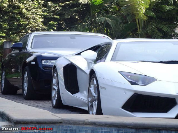 ఖరీదయిన కార్లు;