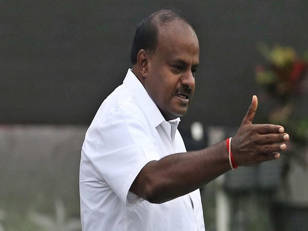 గుసగుసలు