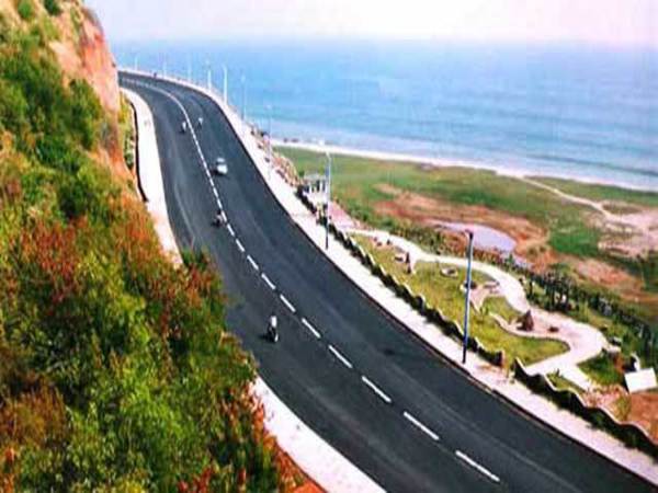 విశాఖపట్నం సముద్రపు ఒడ్డున
