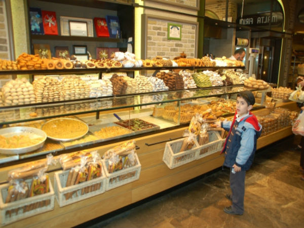 10. స్వీట్ షాప్: