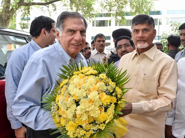 పారిశ్రామికవేత్తలతో