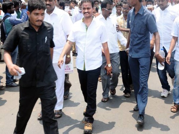 రూ.3 కోట్లు మోసం