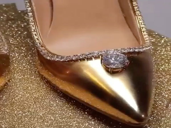 లగ్జరీ పాదరక్షలు