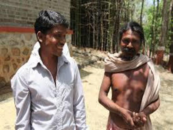 ఊరిలో పని లేకుండా