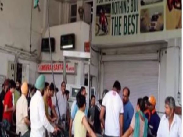 నెలవారి ఖర్చులలో నెలవారి ఖర్చులలో