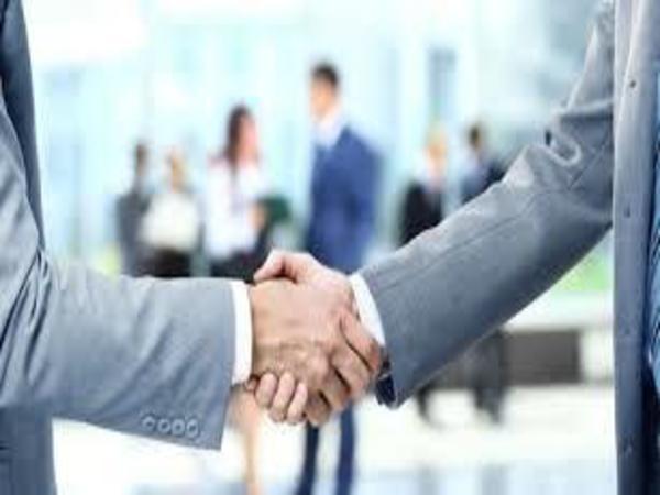 న‌మ్మ‌కమైన వారితో ఉండండి: