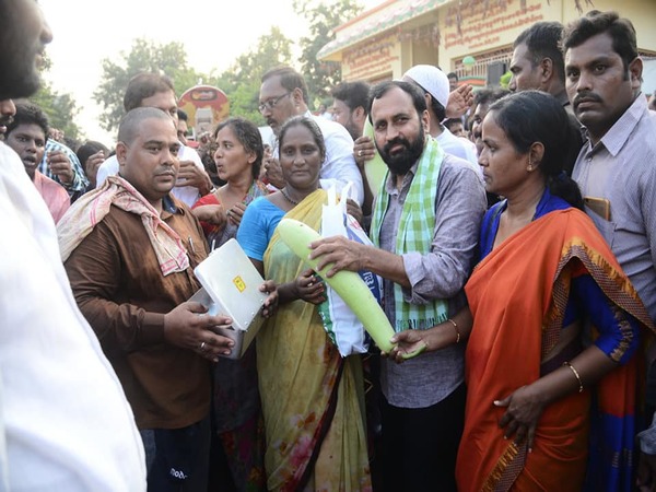 మద్దతుగా