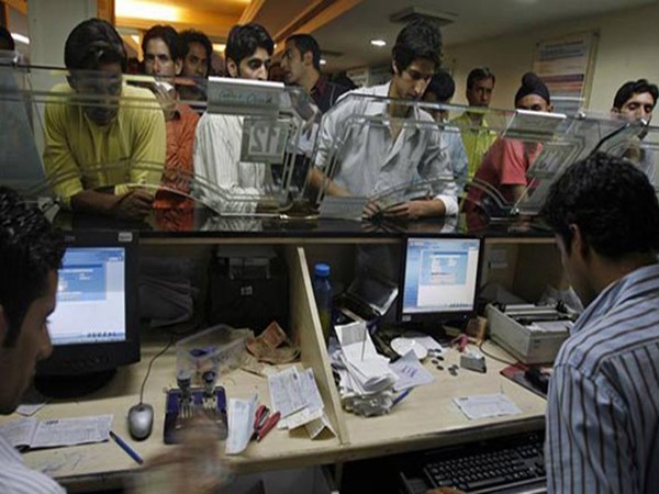 వినియోగదారుడు: