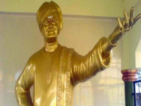  విగ్రహం లోపలే: