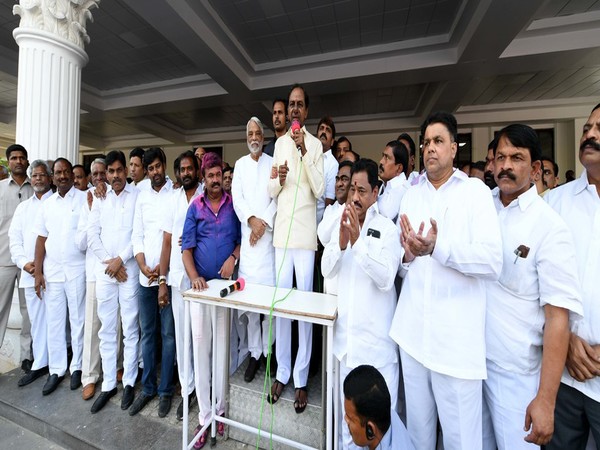  ప్రగతి భవన్‌లో: