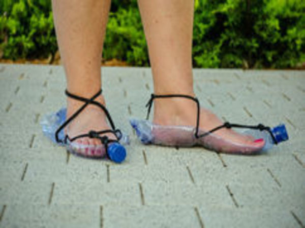 నీళ్లలో మునగారు: నీళ్లలో మునగారు: