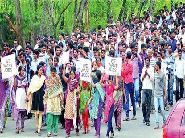 అవుట్ సోర్సింగ్ తరహాలో: