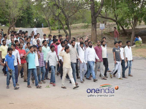  నిరుద్యోగ యువత: