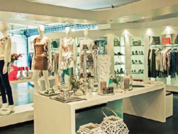 కార్లు ,బట్టలు, చెప్పులే మాకు కావాలి.