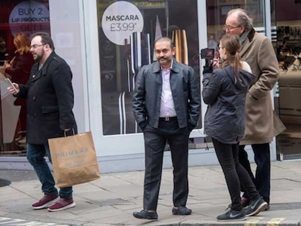 ఐదేళ్లు పెట్టుబడి పెడితే శాశ్వత పౌరసత్వం