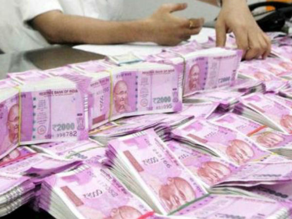 ఎన్నికల సమయంలో ఇంత పెద్ద మొత్తం ఇస్తున్నప్పుడు హాట్ క్యాష్