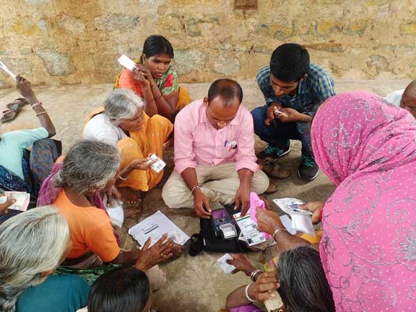 వృద్ధాప్య పింఛన్‌కు వయస్సు కుదింపుపై...