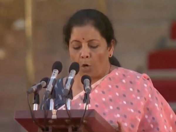 కేంద్రమంత్రులకు శాఖలు