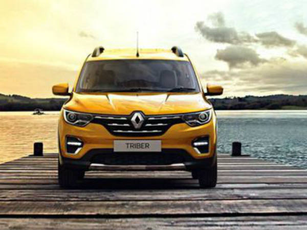 సీటింగ్.. మూడు వరుసల్లో సీటింగ్ ఏర్పాటు