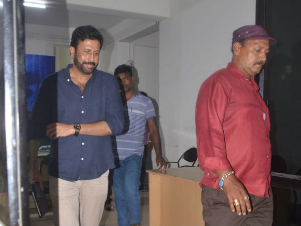 రవిప్రకాశ్ కారుపై చలానా రవిప్రకాశ్ కారుపై చలానా