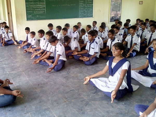 అమ్మఒడి ఎవరెవరికి?