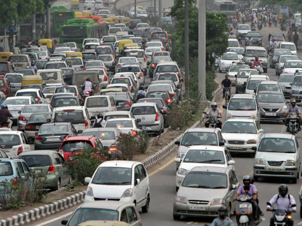 అనర్హులు వాహనం నడిపితే రూ.10,000