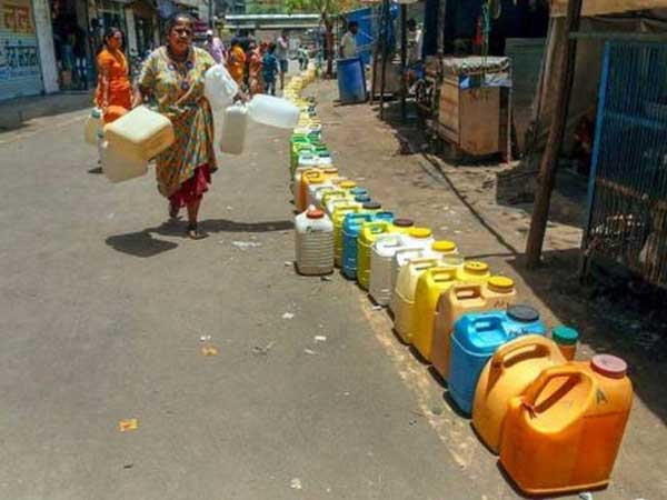 ఎండిపోయిన జలాశయాలు