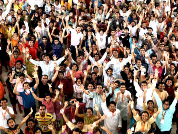 2 లక్షల మంది వాలంటీర్లు